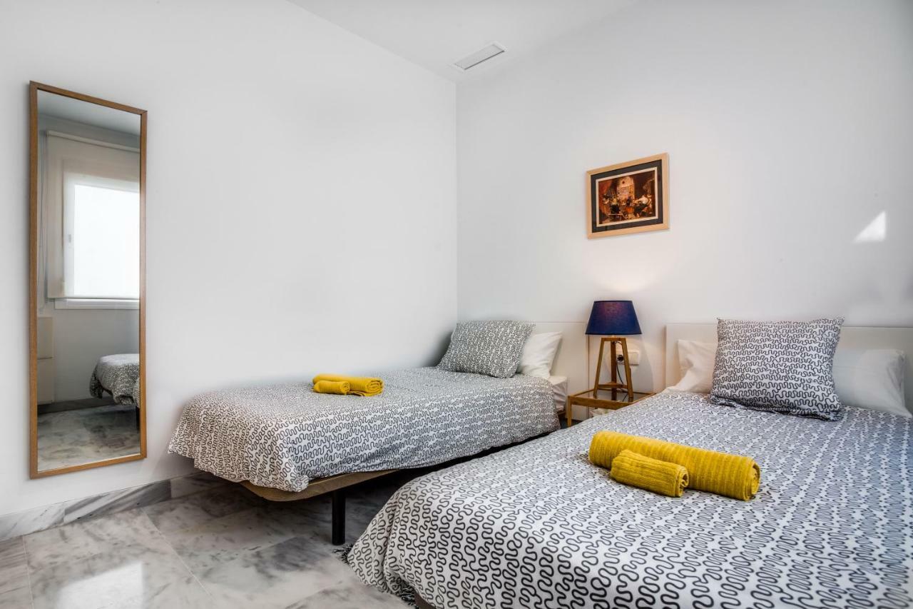 Encantador Atico Con Terraza Seville Luaran gambar